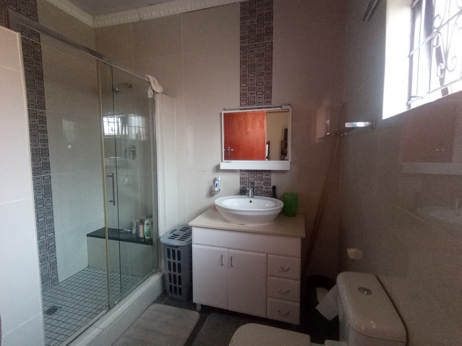 5 Bedroom Property for Sale in Baysville Eastern Cape